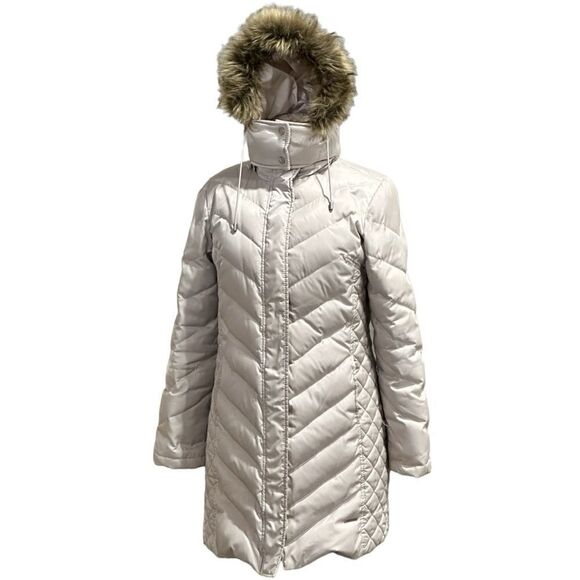 Kenneth Cole Women’s Faux-Fur-Trim Hooded Puffer Coat in the Size Small - Picture 11 of 14